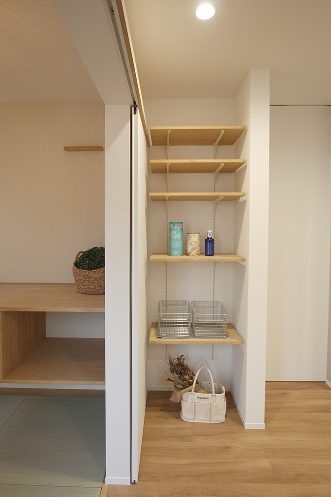 家族も使いやすいオープンパントリー｜Y様邸 画像