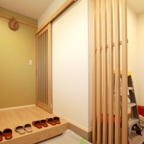 ジャパニーズモダンな玄関ホール｜I様邸